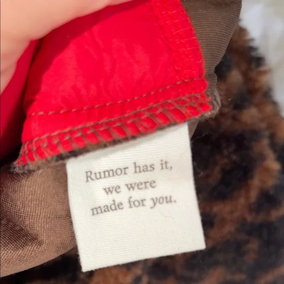 Rumored Brown Teddy Jacket with Red Details - Picture 10 of 12